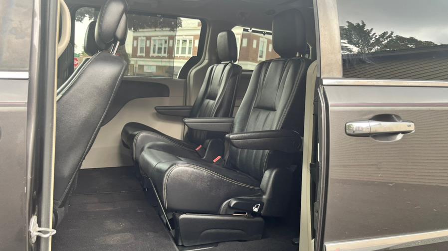 2015 Chrysler Town & Country 4dr Wgn Touring-L, available for sale in Springfield, Massachusetts | Jordan Auto Sales Inc. Springfield, Massachusetts 2015 Chrysler Town & Country 4dr Wgn Touring-L, available for sale in Springfield, Massachusetts | Jordan Auto Sales Inc. Springfield, Massachusetts