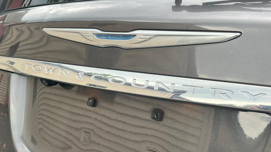 2015 Chrysler Town & Country 4dr Wgn Touring-L, available for sale in Springfield, Massachusetts | Jordan Auto Sales Inc. Springfield, Massachusetts 2015 Chrysler Town & Country 4dr Wgn Touring-L, available for sale in Springfield, Massachusetts | Jordan Auto Sales Inc. Springfield, Massachusetts