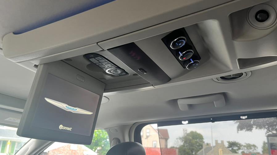 2015 Chrysler Town & Country 4dr Wgn Touring-L, available for sale in Springfield, Massachusetts | Jordan Auto Sales Inc. Springfield, Massachusetts 2015 Chrysler Town & Country 4dr Wgn Touring-L, available for sale in Springfield, Massachusetts | Jordan Auto Sales Inc. Springfield, Massachusetts