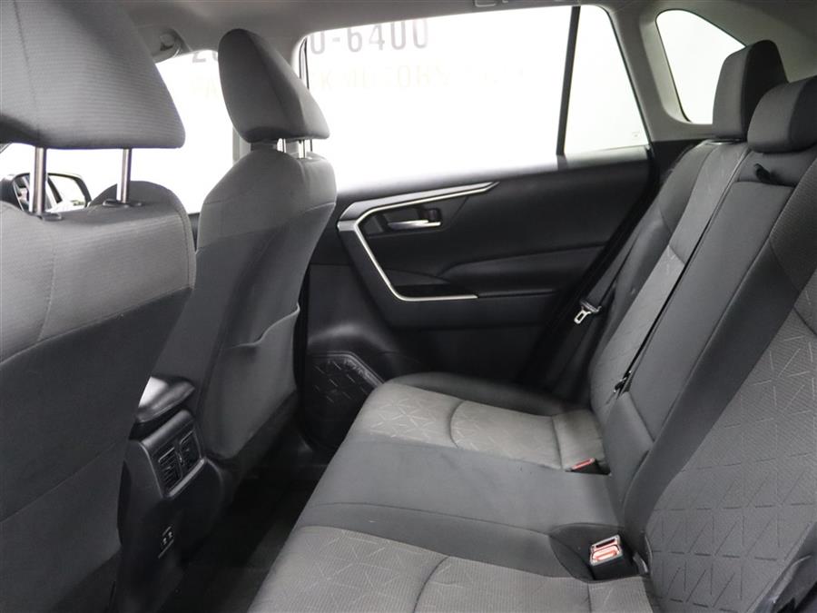 2021 Toyota RAV4 XLE photo 11