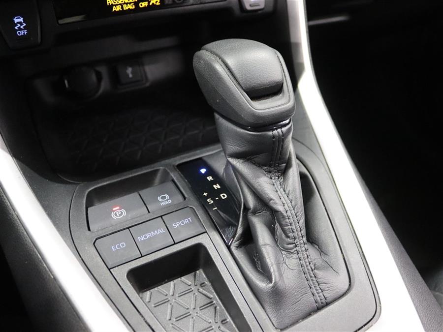 2021 Toyota RAV4 XLE photo 20
