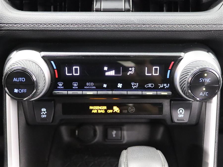2021 Toyota RAV4 XLE photo 22
