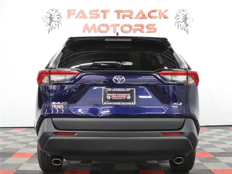 2021 Toyota RAV4 XLE photo 5