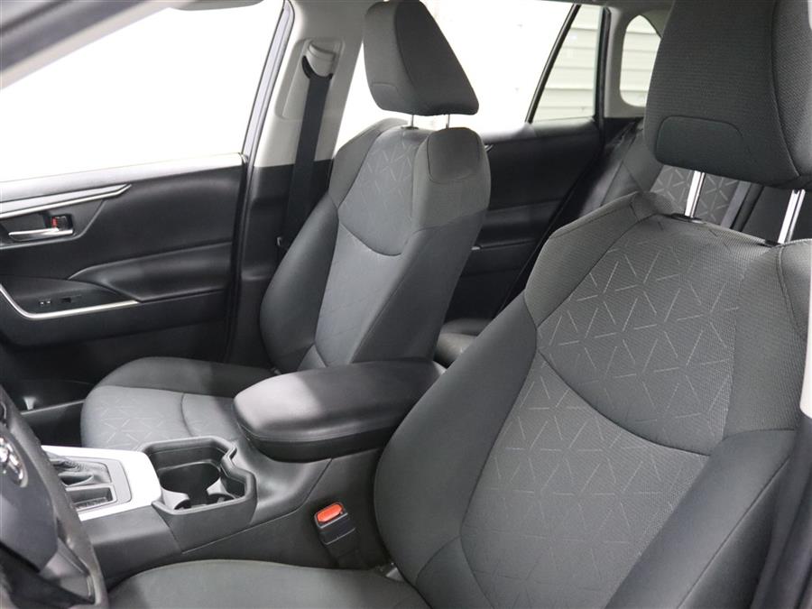 2021 Toyota RAV4 XLE photo 8