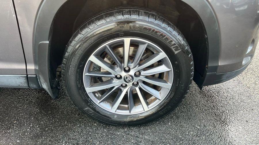 2019 Toyota Highlander XLE Sport Utility 4D, available for sale in Linden, New Jersey | Route 27 Auto Mall. Linden, New Jersey 2019 Toyota Highlander XLE Sport Utility 4D, available for sale in Linden, New Jersey | Route 27 Auto Mall. Linden, New Jersey