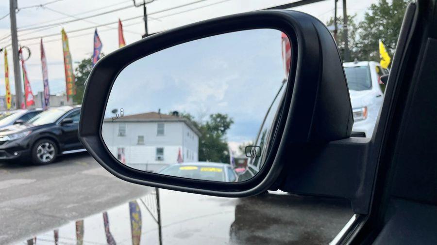 2019 Toyota Highlander XLE Sport Utility 4D, available for sale in Linden, New Jersey | Route 27 Auto Mall. Linden, New Jersey 2019 Toyota Highlander XLE Sport Utility 4D, available for sale in Linden, New Jersey | Route 27 Auto Mall. Linden, New Jersey