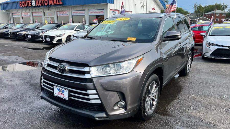 2019 Toyota Highlander XLE Sport Utility 4D, available for sale in Linden, New Jersey | Route 27 Auto Mall. Linden, New Jersey 2019 Toyota Highlander XLE Sport Utility 4D, available for sale in Linden, New Jersey | Route 27 Auto Mall. Linden, New Jersey