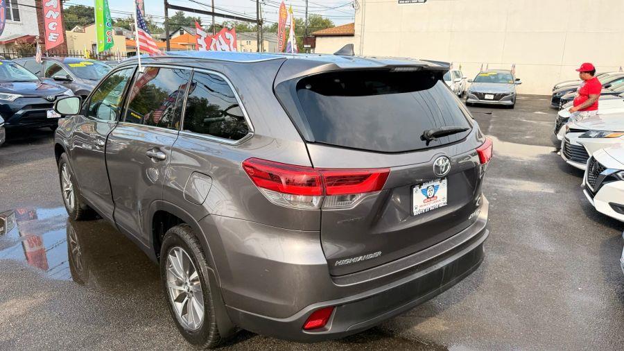 2019 Toyota Highlander XLE Sport Utility 4D, available for sale in Linden, New Jersey | Route 27 Auto Mall. Linden, New Jersey 2019 Toyota Highlander XLE Sport Utility 4D, available for sale in Linden, New Jersey | Route 27 Auto Mall. Linden, New Jersey