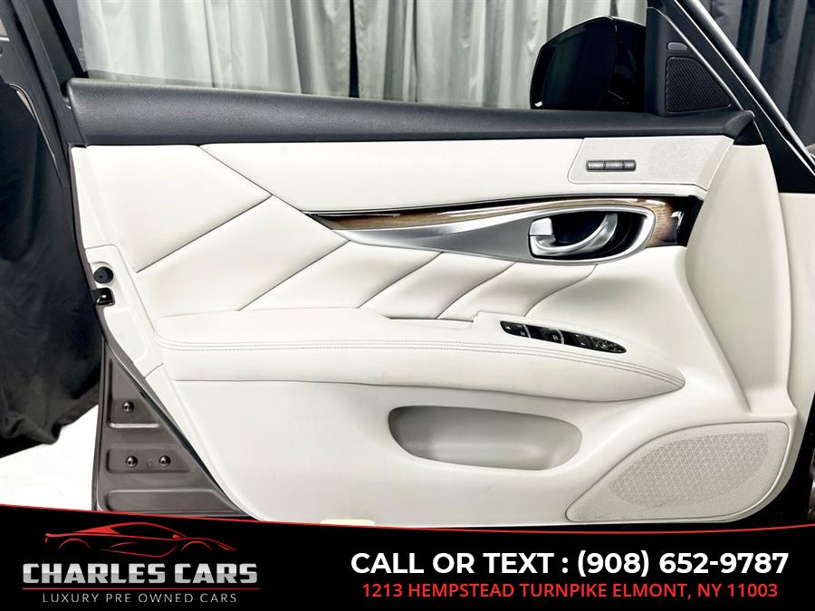 2015 Infiniti Q70l 5.6 Deluxe Tech Pkg, available for sale in Elmont, New York | Charles Cars. Elmont, New York 2015 Infiniti Q70l 5.6 Deluxe Tech Pkg, available for sale in Elmont, New York | Charles Cars. Elmont, New York