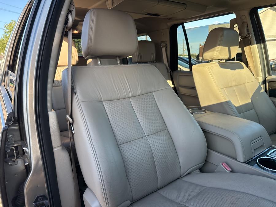 2008 Lincoln Navigator 4WD 4dr, available for sale in Little Ferry, New Jersey | Victoria Preowned Autos Inc. Little Ferry, New Jersey 2008 Lincoln Navigator 4WD 4dr, available for sale in Little Ferry, New Jersey | Victoria Preowned Autos Inc. Little Ferry, New Jersey