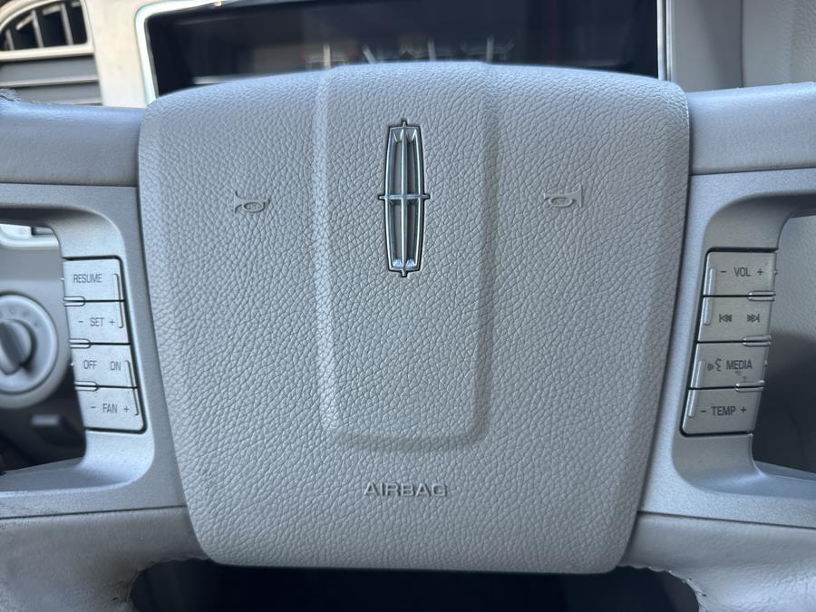 2008 Lincoln Navigator 4WD 4dr, available for sale in Little Ferry, New Jersey | Victoria Preowned Autos Inc. Little Ferry, New Jersey 2008 Lincoln Navigator 4WD 4dr, available for sale in Little Ferry, New Jersey | Victoria Preowned Autos Inc. Little Ferry, New Jersey