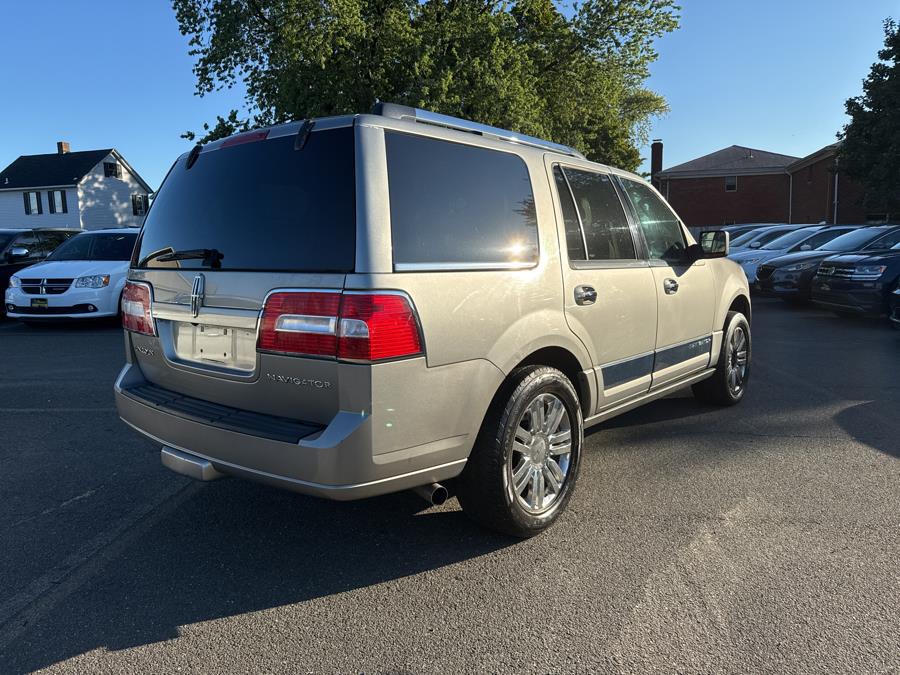 2008 Lincoln Navigator 4WD 4dr, available for sale in Little Ferry, New Jersey | Victoria Preowned Autos Inc. Little Ferry, New Jersey 2008 Lincoln Navigator 4WD 4dr, available for sale in Little Ferry, New Jersey | Victoria Preowned Autos Inc. Little Ferry, New Jersey
