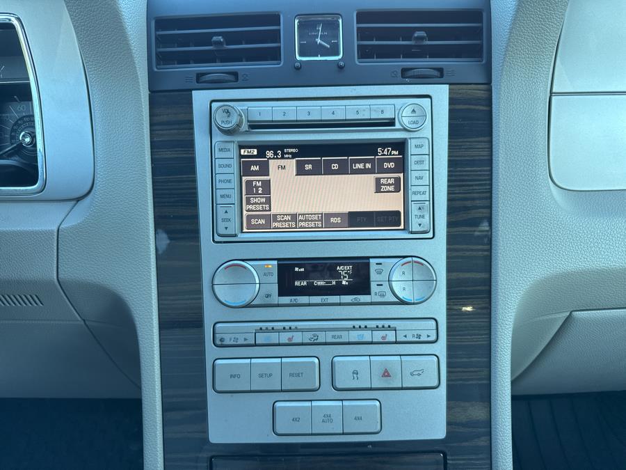2008 Lincoln Navigator 4WD 4dr, available for sale in Little Ferry, New Jersey | Victoria Preowned Autos Inc. Little Ferry, New Jersey 2008 Lincoln Navigator 4WD 4dr, available for sale in Little Ferry, New Jersey | Victoria Preowned Autos Inc. Little Ferry, New Jersey