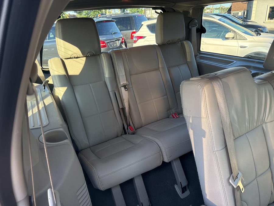 2008 Lincoln Navigator 4WD 4dr, available for sale in Little Ferry, New Jersey | Victoria Preowned Autos Inc. Little Ferry, New Jersey 2008 Lincoln Navigator 4WD 4dr, available for sale in Little Ferry, New Jersey | Victoria Preowned Autos Inc. Little Ferry, New Jersey
