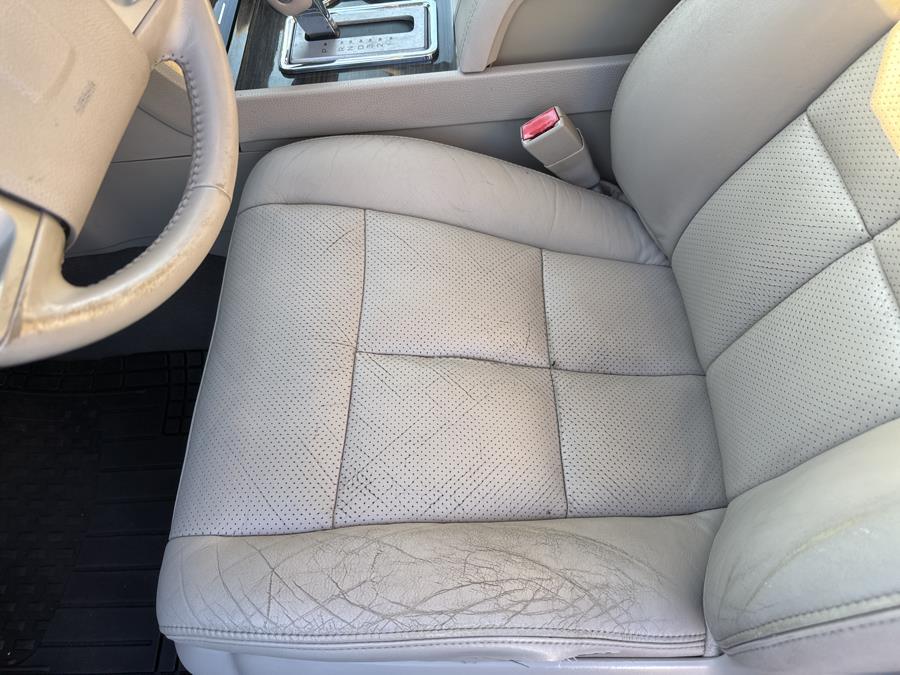 2008 Lincoln Navigator 4WD 4dr, available for sale in Little Ferry, New Jersey | Victoria Preowned Autos Inc. Little Ferry, New Jersey 2008 Lincoln Navigator 4WD 4dr, available for sale in Little Ferry, New Jersey | Victoria Preowned Autos Inc. Little Ferry, New Jersey