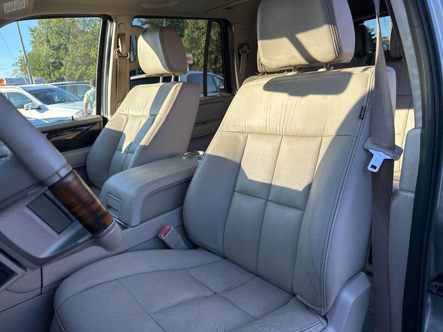 2008 Lincoln Navigator 4WD 4dr, available for sale in Little Ferry, New Jersey | Victoria Preowned Autos Inc. Little Ferry, New Jersey 2008 Lincoln Navigator 4WD 4dr, available for sale in Little Ferry, New Jersey | Victoria Preowned Autos Inc. Little Ferry, New Jersey
