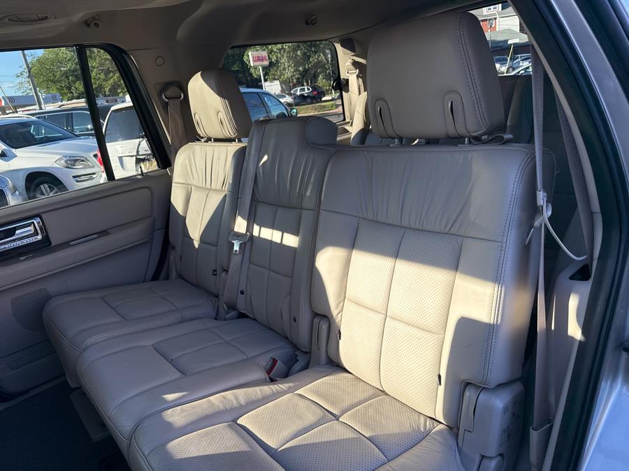 2008 Lincoln Navigator 4WD 4dr, available for sale in Little Ferry, New Jersey | Victoria Preowned Autos Inc. Little Ferry, New Jersey 2008 Lincoln Navigator 4WD 4dr, available for sale in Little Ferry, New Jersey | Victoria Preowned Autos Inc. Little Ferry, New Jersey