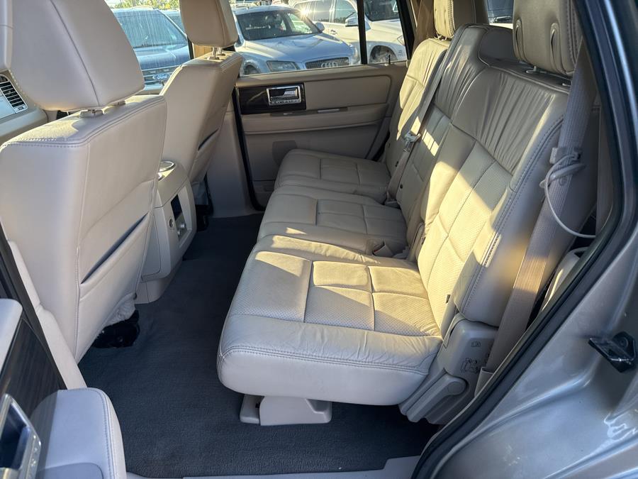 2008 Lincoln Navigator 4WD 4dr, available for sale in Little Ferry, New Jersey | Victoria Preowned Autos Inc. Little Ferry, New Jersey 2008 Lincoln Navigator 4WD 4dr, available for sale in Little Ferry, New Jersey | Victoria Preowned Autos Inc. Little Ferry, New Jersey