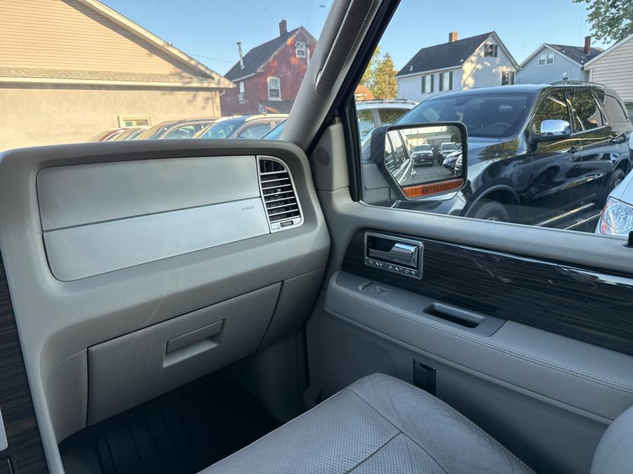 2008 Lincoln Navigator 4WD 4dr, available for sale in Little Ferry, New Jersey | Victoria Preowned Autos Inc. Little Ferry, New Jersey 2008 Lincoln Navigator 4WD 4dr, available for sale in Little Ferry, New Jersey | Victoria Preowned Autos Inc. Little Ferry, New Jersey