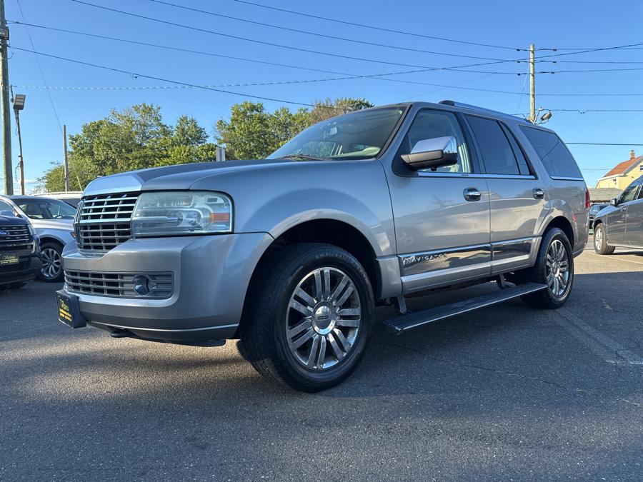 2008 Lincoln Navigator 4WD 4dr, available for sale in Little Ferry, New Jersey | Victoria Preowned Autos Inc. Little Ferry, New Jersey 2008 Lincoln Navigator 4WD 4dr, available for sale in Little Ferry, New Jersey | Victoria Preowned Autos Inc. Little Ferry, New Jersey