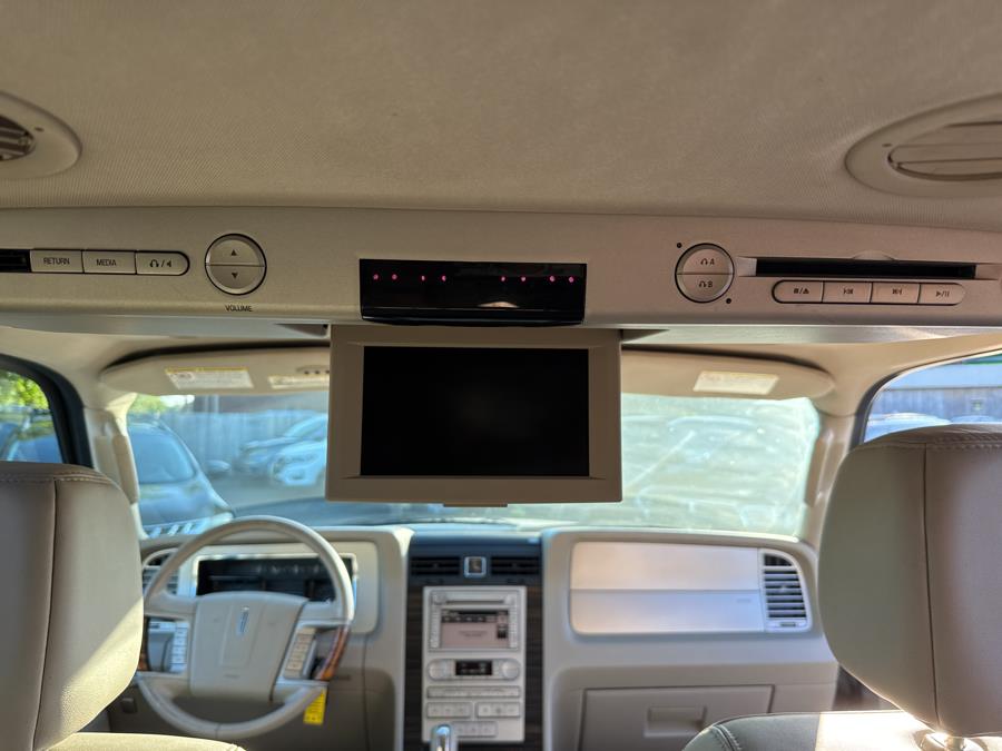2008 Lincoln Navigator 4WD 4dr, available for sale in Little Ferry, New Jersey | Victoria Preowned Autos Inc. Little Ferry, New Jersey 2008 Lincoln Navigator 4WD 4dr, available for sale in Little Ferry, New Jersey | Victoria Preowned Autos Inc. Little Ferry, New Jersey