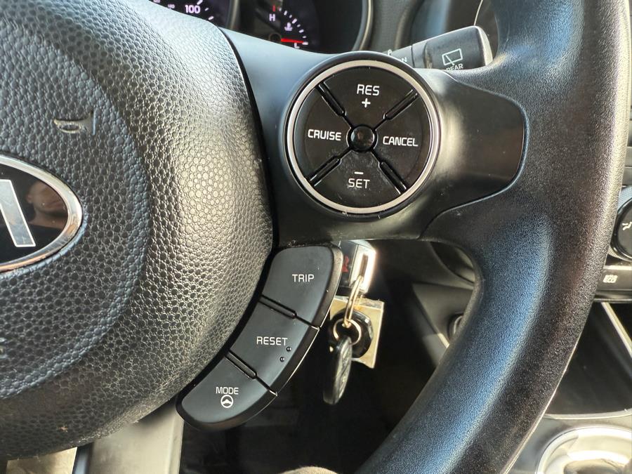 2016 Kia Soul 5dr Wgn Auto Base, available for sale in Manchester, Connecticut | Carsonmain LLC. Manchester, Connecticut 2016 Kia Soul 5dr Wgn Auto Base, available for sale in Manchester, Connecticut | Carsonmain LLC. Manchester, Connecticut