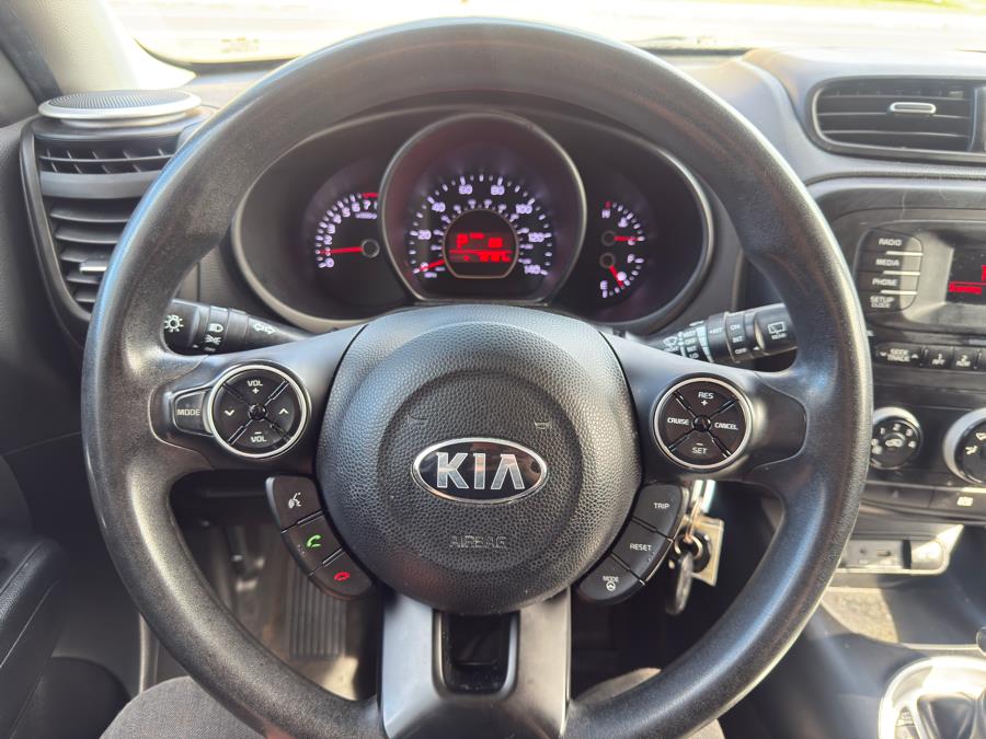2016 Kia Soul 5dr Wgn Auto Base, available for sale in Manchester, Connecticut | Carsonmain LLC. Manchester, Connecticut 2016 Kia Soul 5dr Wgn Auto Base, available for sale in Manchester, Connecticut | Carsonmain LLC. Manchester, Connecticut