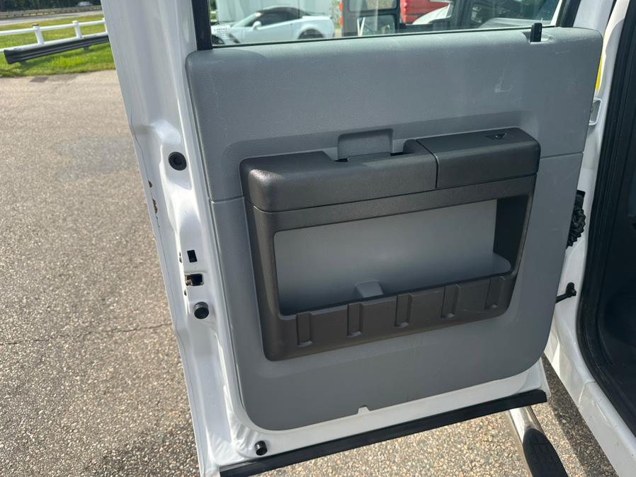 2015 Ford Super Duty F-350 SRW 4WD Crew Cab 172" XL, available for sale in South Windsor, Connecticut | Mike And Tony Auto Sales, Inc. South Windsor, Connecticut 2015 Ford Super Duty F-350 SRW 4WD Crew Cab 172" XL, available for sale in South Windsor, Connecticut | Mike And Tony Auto Sales, Inc. South Windsor, Connecticut