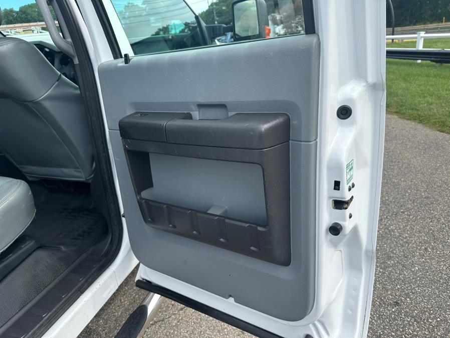 2015 Ford Super Duty F-350 SRW 4WD Crew Cab 172" XL, available for sale in South Windsor, Connecticut | Mike And Tony Auto Sales, Inc. South Windsor, Connecticut 2015 Ford Super Duty F-350 SRW 4WD Crew Cab 172" XL, available for sale in South Windsor, Connecticut | Mike And Tony Auto Sales, Inc. South Windsor, Connecticut