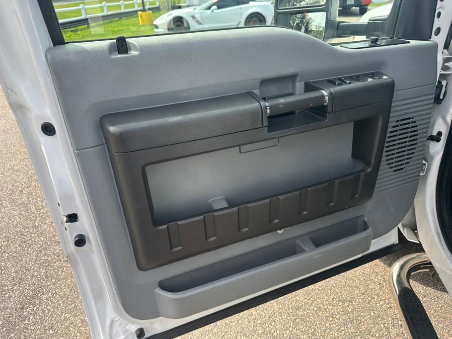 2015 Ford Super Duty F-350 SRW 4WD Crew Cab 172" XL, available for sale in South Windsor, Connecticut | Mike And Tony Auto Sales, Inc. South Windsor, Connecticut 2015 Ford Super Duty F-350 SRW 4WD Crew Cab 172" XL, available for sale in South Windsor, Connecticut | Mike And Tony Auto Sales, Inc. South Windsor, Connecticut
