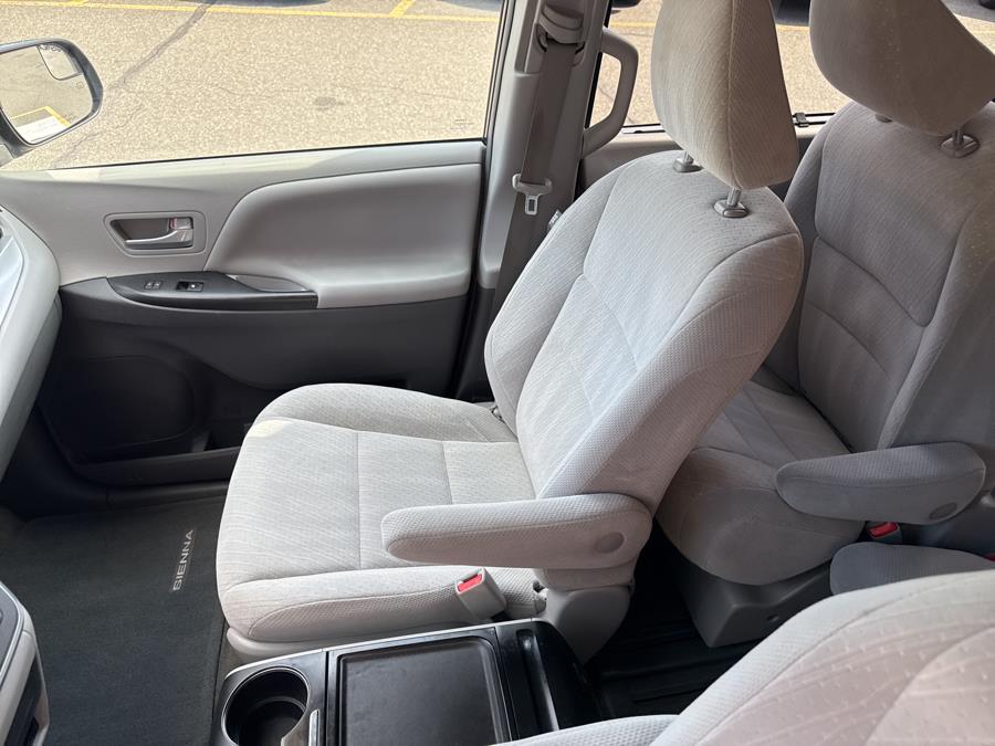 2018 Toyota Sienna LE FWD 8-Passenger, available for sale in Waterbury, Connecticut | National Auto Brokers, Inc.. Waterbury, Connecticut 2018 Toyota Sienna LE FWD 8-Passenger, available for sale in Waterbury, Connecticut | National Auto Brokers, Inc.. Waterbury, Connecticut