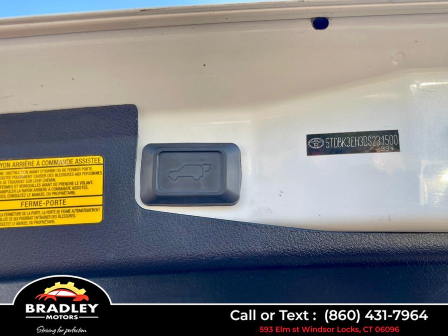 2013 Toyota Highlander SE AWD, available for sale in Windsor Locks, Connecticut | Bradley Motors Inc. Windsor Locks, Connecticut 2013 Toyota Highlander SE AWD, available for sale in Windsor Locks, Connecticut | Bradley Motors Inc. Windsor Locks, Connecticut