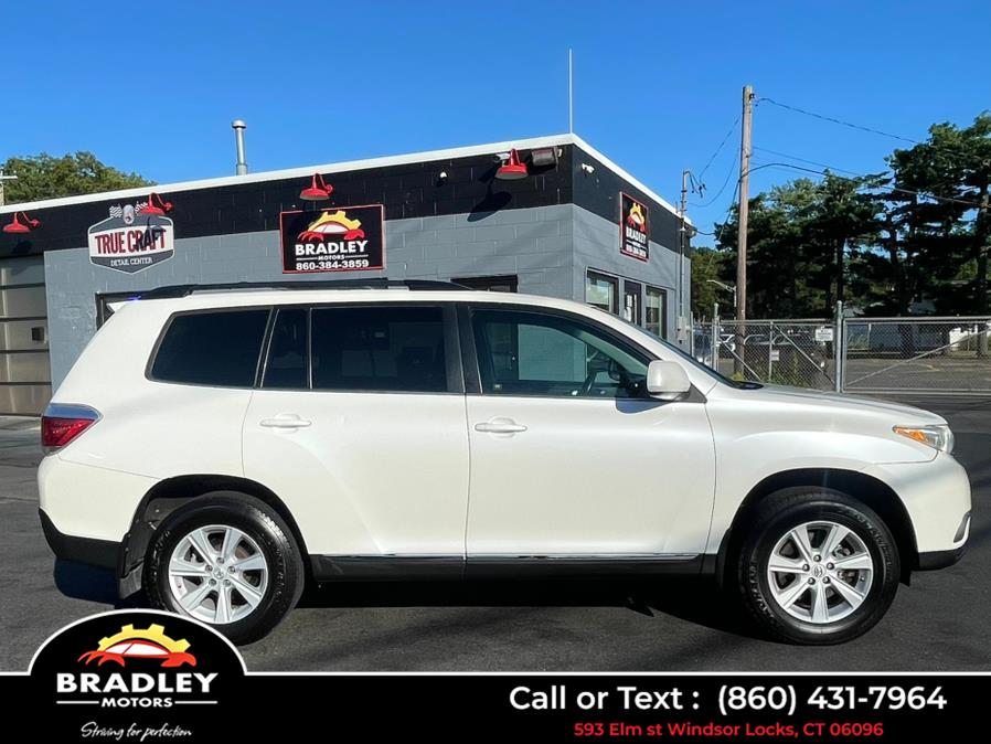 2013 Toyota Highlander SE AWD, available for sale in Windsor Locks, Connecticut | Bradley Motors Inc. Windsor Locks, Connecticut 2013 Toyota Highlander SE AWD, available for sale in Windsor Locks, Connecticut | Bradley Motors Inc. Windsor Locks, Connecticut