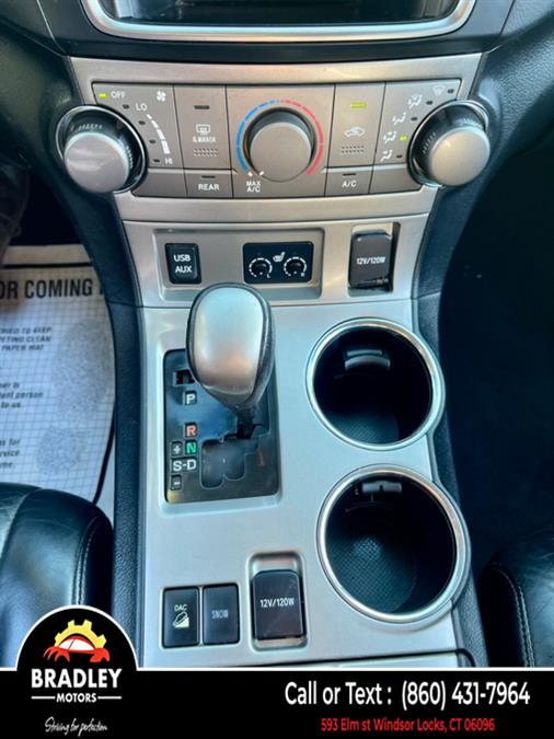 2013 Toyota Highlander SE AWD, available for sale in Windsor Locks, Connecticut | Bradley Motors Inc. Windsor Locks, Connecticut 2013 Toyota Highlander SE AWD, available for sale in Windsor Locks, Connecticut | Bradley Motors Inc. Windsor Locks, Connecticut