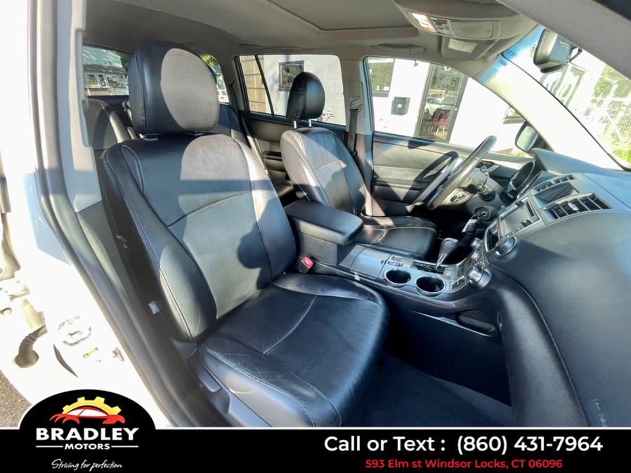 2013 Toyota Highlander SE AWD, available for sale in Windsor Locks, Connecticut | Bradley Motors Inc. Windsor Locks, Connecticut 2013 Toyota Highlander SE AWD, available for sale in Windsor Locks, Connecticut | Bradley Motors Inc. Windsor Locks, Connecticut