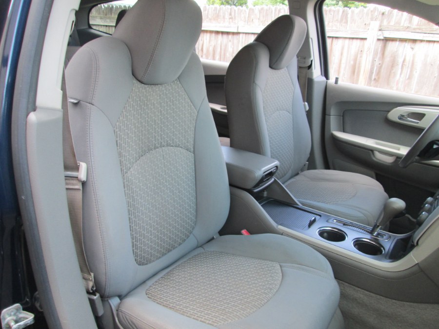 2012 Chevrolet Traverse FWD 4dr LS, available for sale in Levittown, Pennsylvania | Levittown Auto. Levittown, Pennsylvania 2012 Chevrolet Traverse FWD 4dr LS, available for sale in Levittown, Pennsylvania | Levittown Auto. Levittown, Pennsylvania