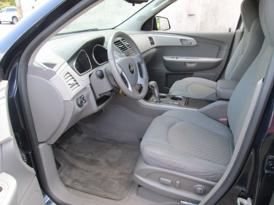 2012 Chevrolet Traverse FWD 4dr LS, available for sale in Levittown, Pennsylvania | Levittown Auto. Levittown, Pennsylvania 2012 Chevrolet Traverse FWD 4dr LS, available for sale in Levittown, Pennsylvania | Levittown Auto. Levittown, Pennsylvania