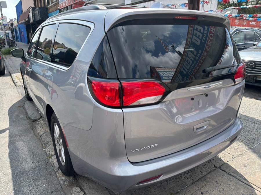 2020 Chrysler Voyager LXi photo 4