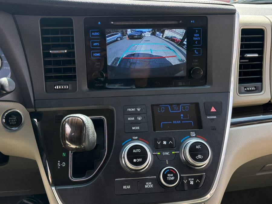2016 Toyota Sienna 5dr 7-Pass Van XLE Premium AWD (Natl), available for sale in Brooklyn, New York | Carsbuck Inc.. Brooklyn, New York 2016 Toyota Sienna 5dr 7-Pass Van XLE Premium AWD (Natl), available for sale in Brooklyn, New York | Carsbuck Inc.. Brooklyn, New York
