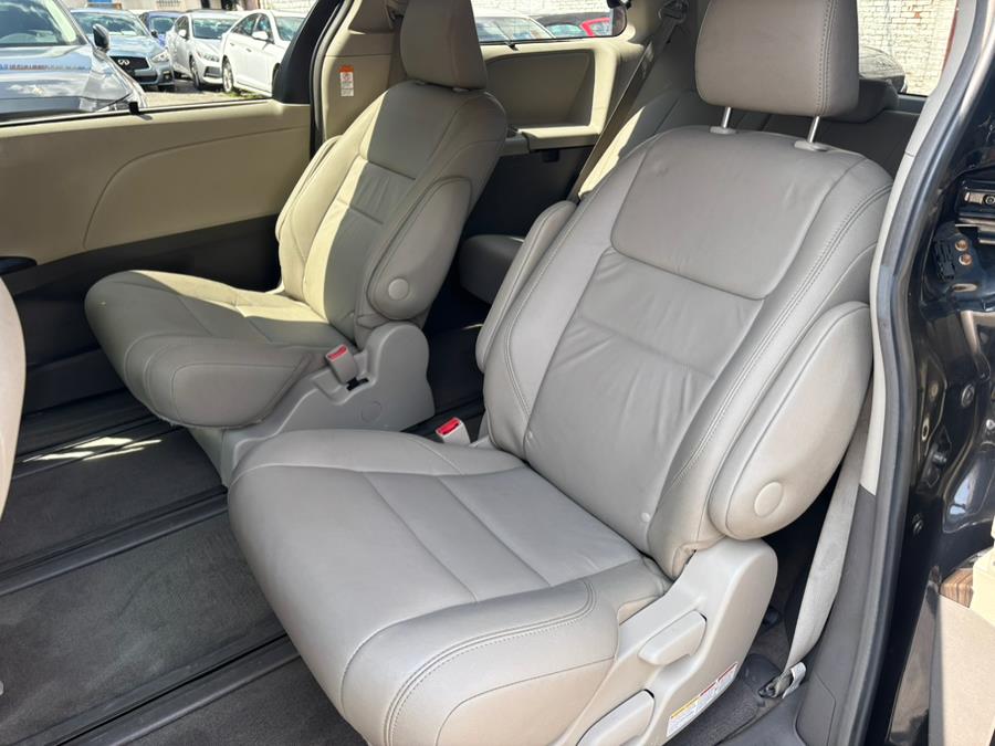 2016 Toyota Sienna 5dr 7-Pass Van XLE Premium AWD (Natl), available for sale in Brooklyn, New York | Carsbuck Inc.. Brooklyn, New York 2016 Toyota Sienna 5dr 7-Pass Van XLE Premium AWD (Natl), available for sale in Brooklyn, New York | Carsbuck Inc.. Brooklyn, New York