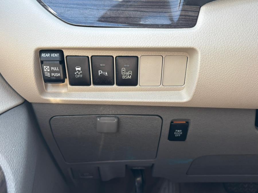 2016 Toyota Sienna 5dr 7-Pass Van XLE Premium AWD (Natl), available for sale in Brooklyn, New York | Carsbuck Inc.. Brooklyn, New York 2016 Toyota Sienna 5dr 7-Pass Van XLE Premium AWD (Natl), available for sale in Brooklyn, New York | Carsbuck Inc.. Brooklyn, New York