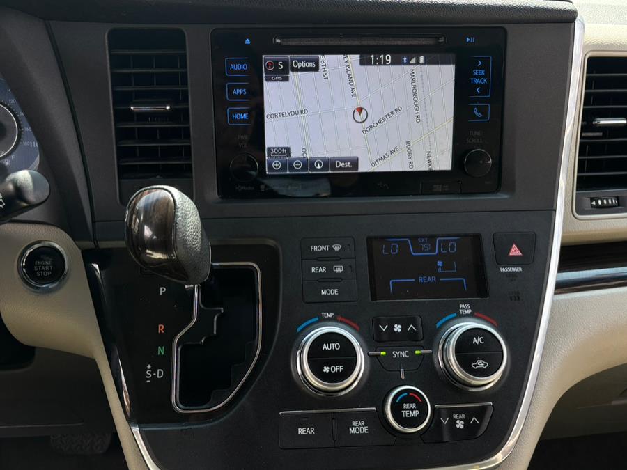 2016 Toyota Sienna 5dr 7-Pass Van XLE Premium AWD (Natl), available for sale in Brooklyn, New York | Carsbuck Inc.. Brooklyn, New York 2016 Toyota Sienna 5dr 7-Pass Van XLE Premium AWD (Natl), available for sale in Brooklyn, New York | Carsbuck Inc.. Brooklyn, New York