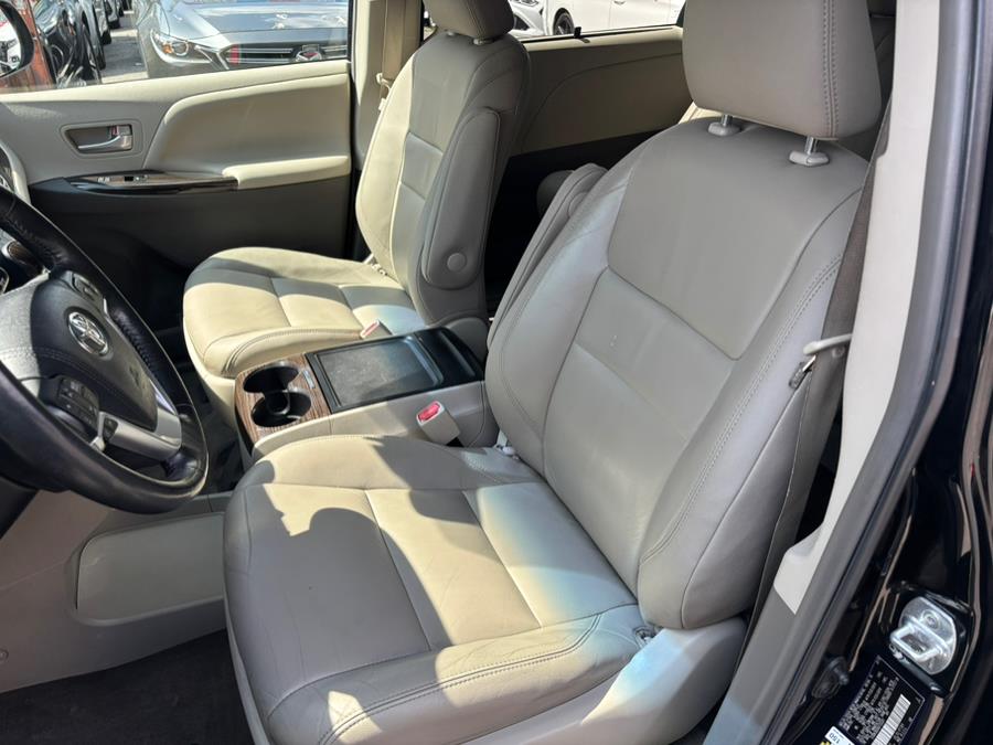 2016 Toyota Sienna 5dr 7-Pass Van XLE Premium AWD (Natl), available for sale in Brooklyn, New York | Carsbuck Inc.. Brooklyn, New York 2016 Toyota Sienna 5dr 7-Pass Van XLE Premium AWD (Natl), available for sale in Brooklyn, New York | Carsbuck Inc.. Brooklyn, New York