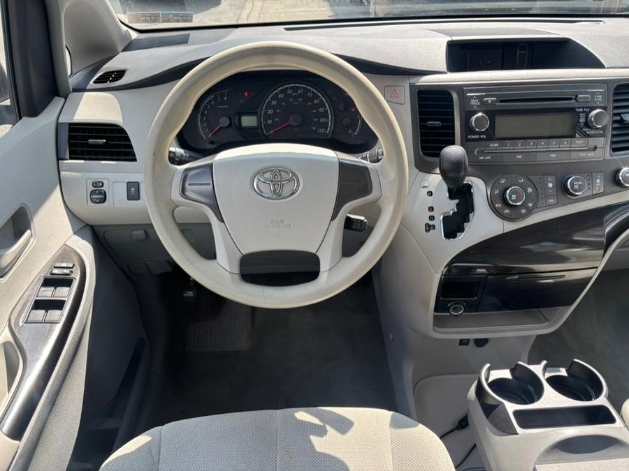 2014 Toyota Sienna 5dr 7-Pass Van V6 L FWD (Natl), available for sale in Brooklyn, New York | Carsbuck Inc.. Brooklyn, New York 2014 Toyota Sienna 5dr 7-Pass Van V6 L FWD (Natl), available for sale in Brooklyn, New York | Carsbuck Inc.. Brooklyn, New York