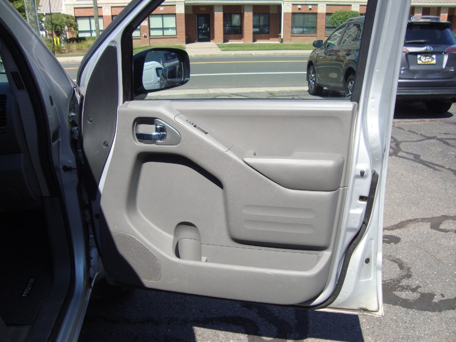 2016 Nissan Frontier 4WD Crew Cab SWB Auto SV, available for sale in Manchester, Connecticut | Yara Motors. Manchester, Connecticut 2016 Nissan Frontier 4WD Crew Cab SWB Auto SV, available for sale in Manchester, Connecticut | Yara Motors. Manchester, Connecticut