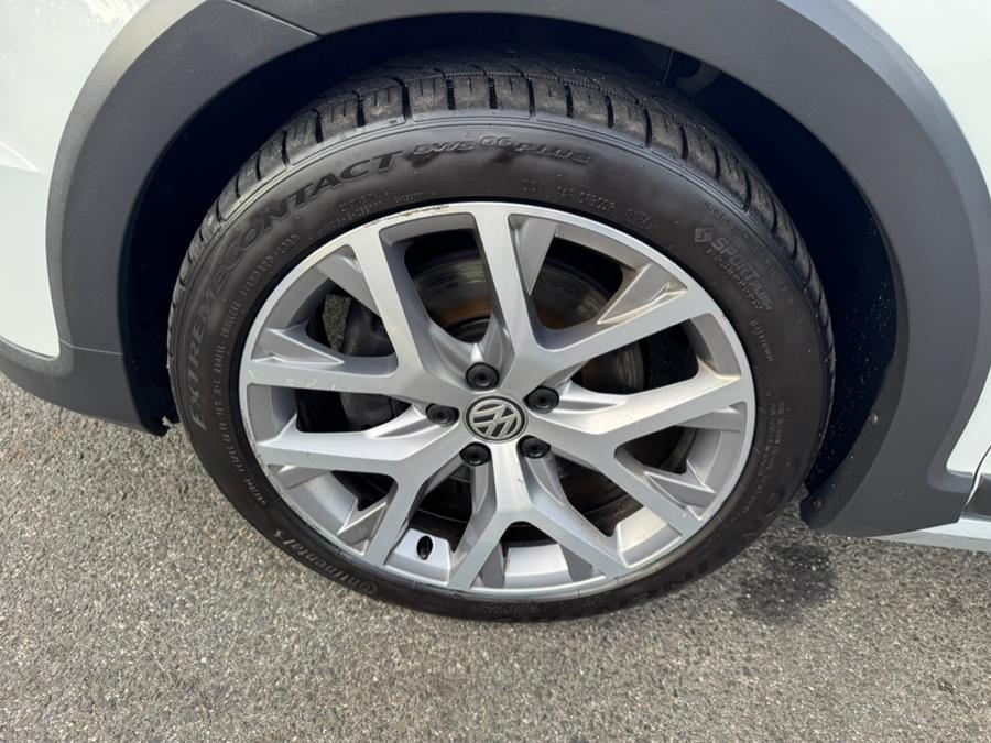 2017 Volkswagen Golf Alltrack 1.8T SEL DSG, available for sale in Berlin, Connecticut | Tru Auto Mall. Berlin, Connecticut 2017 Volkswagen Golf Alltrack 1.8T SEL DSG, available for sale in Berlin, Connecticut | Tru Auto Mall. Berlin, Connecticut