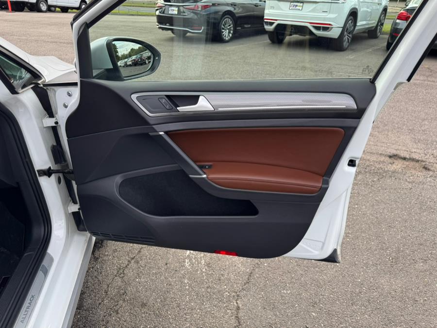 2017 Volkswagen Golf Alltrack 1.8T SEL DSG, available for sale in Berlin, Connecticut | Tru Auto Mall. Berlin, Connecticut 2017 Volkswagen Golf Alltrack 1.8T SEL DSG, available for sale in Berlin, Connecticut | Tru Auto Mall. Berlin, Connecticut
