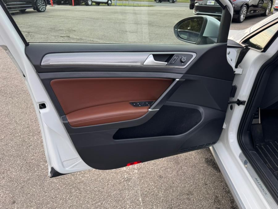 2017 Volkswagen Golf Alltrack 1.8T SEL DSG, available for sale in Berlin, Connecticut | Tru Auto Mall. Berlin, Connecticut 2017 Volkswagen Golf Alltrack 1.8T SEL DSG, available for sale in Berlin, Connecticut | Tru Auto Mall. Berlin, Connecticut
