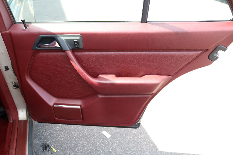 1986 Mercedes-Benz 300 Series 4dr Sedan 300E, available for sale in Bristol, Connecticut | Dealmax Motors LLC. Bristol, Connecticut 1986 Mercedes-Benz 300 Series 4dr Sedan 300E, available for sale in Bristol, Connecticut | Dealmax Motors LLC. Bristol, Connecticut