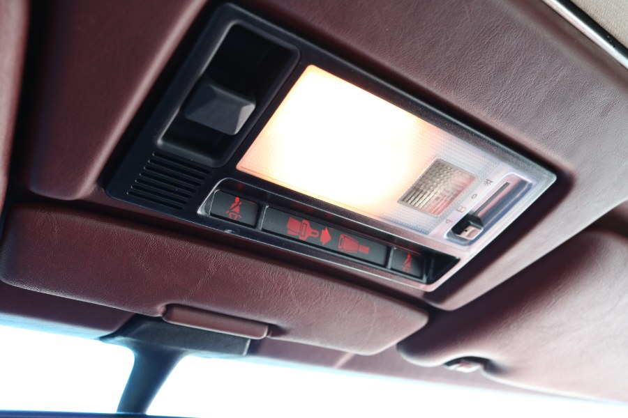 1986 Mercedes-Benz 300 Series 4dr Sedan 300E, available for sale in Bristol, Connecticut | Dealmax Motors LLC. Bristol, Connecticut 1986 Mercedes-Benz 300 Series 4dr Sedan 300E, available for sale in Bristol, Connecticut | Dealmax Motors LLC. Bristol, Connecticut